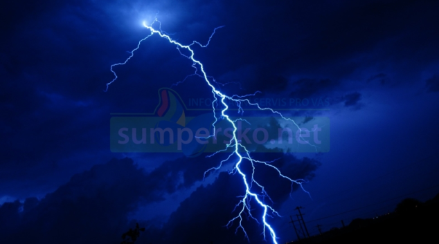 Třináctiletého hocha zasáhnul blesk