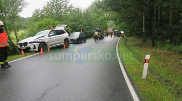 Dvě nehody ve stejné zatáčce na Jesenicku