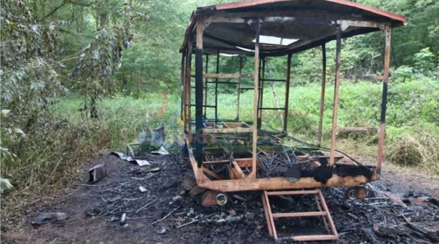 Včelín skončil v plamenech