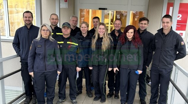 FOTO: Hasiči hromadným darováním krve uctili památku kolegy