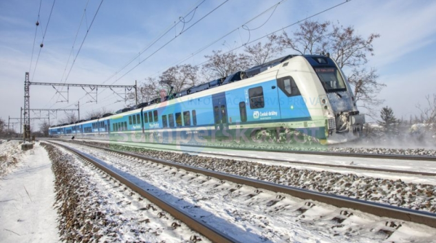 Stovky míst k sezení ve vlacích navíc