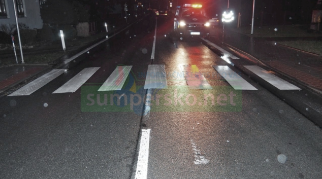 Řidič srazil chodkyni na přechodu