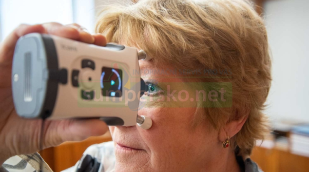 Oční klinika pořídila přístroj na domácí měření nitroočního tlaku pro pacienty s glaukomem