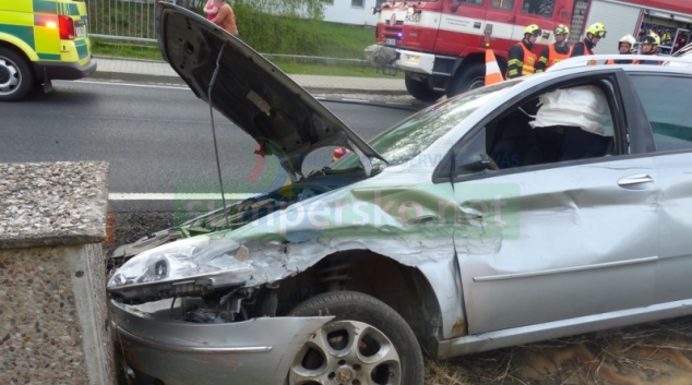 Motorista během jízdy měl zdravotní problémy