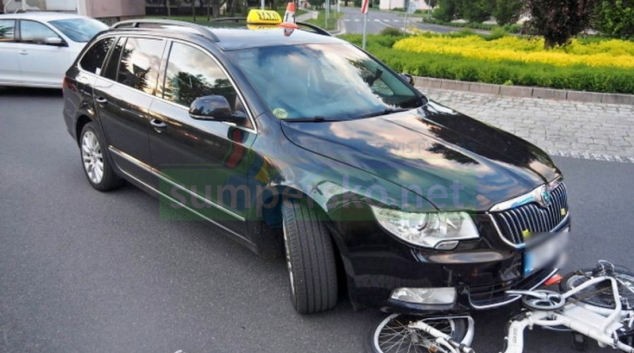 V Šumperku řidič přehlédl cyklistku