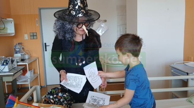 Se školní výukou pomáhají hospitalizovaným dětem