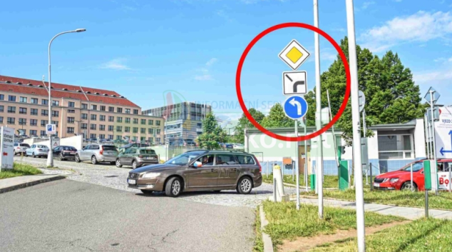 V areálu FN Olomouc se upravuje dopravní situace