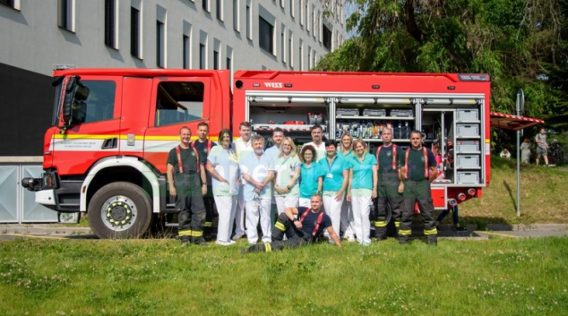 Specialisté z FN Olomouc zachránili mladému hasiči téměř amputovanou ruku