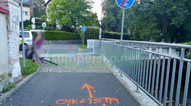 Cyklista narazil do vozidla