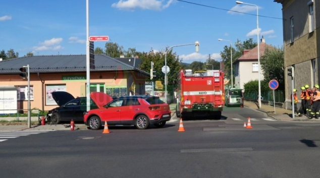 Střet vozidel na křižovatce v Šumperku