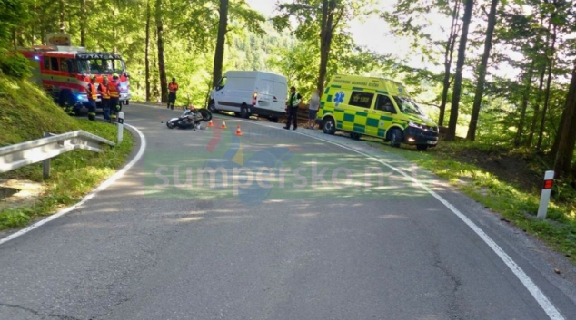 Motorkář přejel do protisměru