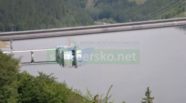 Dlouhé stráně odpouští vodu