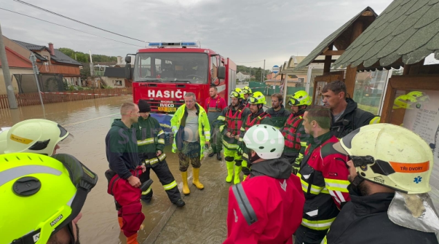 Během pondělí zasahovali hasiči v celém kraji