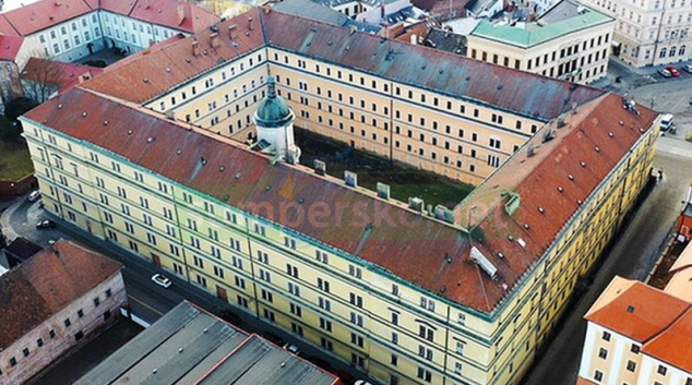 Univerzitu překvapil postup při prodeji Hanáckých kasáren