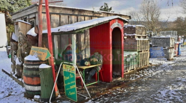 Vandal v Rapotíně poškodil figuríny