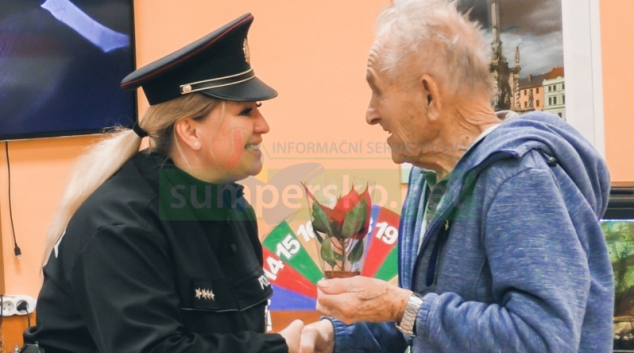 Vánoční hvězda pomůže a potěší