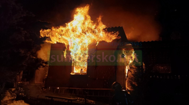 FOTO: Požár v zahrádkářské kolonii v Šumperku