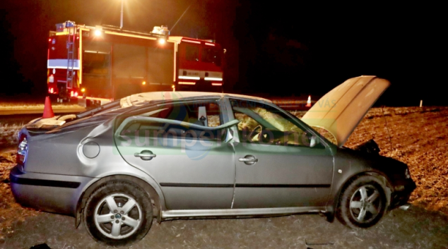 Auto se několikrát přetočilo přes střechu