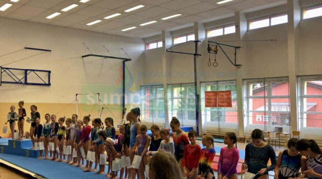 Čtyřboj gymnastek v soutěži v Horních Počernicích
