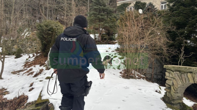 Policisté zkontrolovali přes tři sta chat