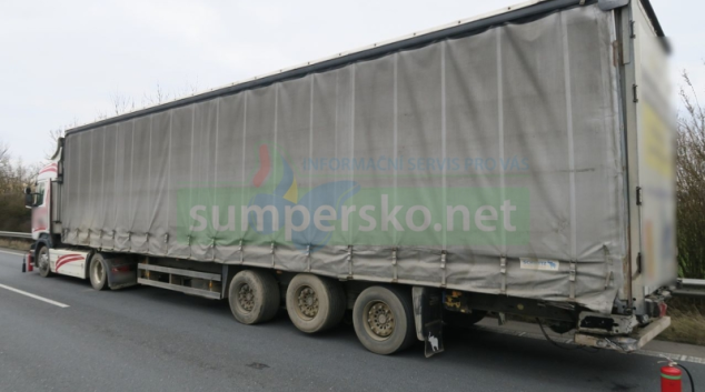 Dopravní nehody zbrzdily provoz na dálnici D35