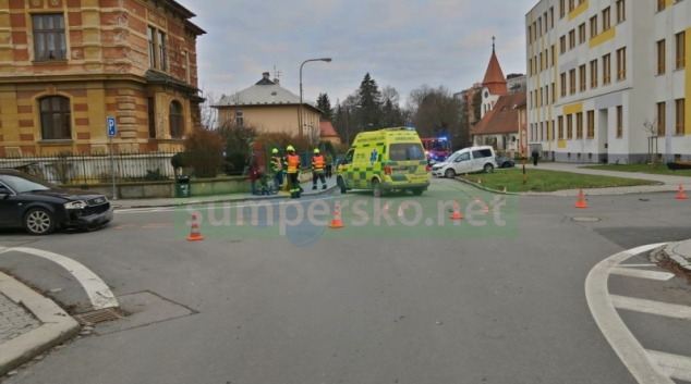 Čelní střet aut v Šumperku