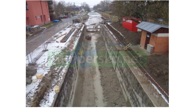 Oprava plavební komory se překlenula do další fáze
