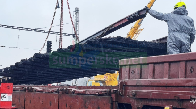 U zásahu v Hustopečích nad Bečvou zasahovalo už více než 1,5 tisíce hasičů