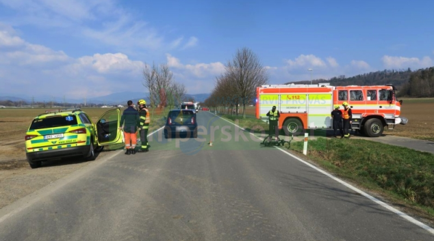 Senior na elektrokole nedal přednost