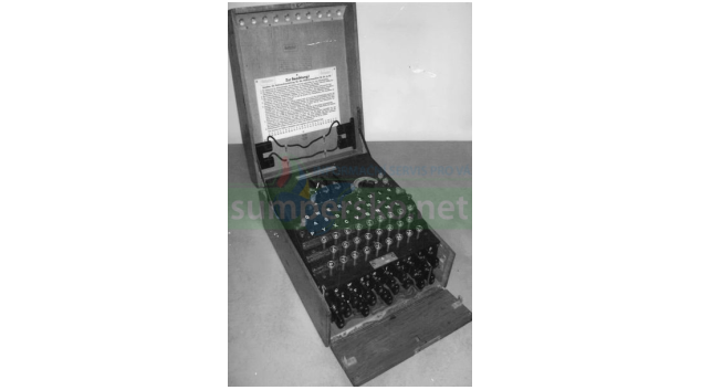 Výstavy a unikátní Enigma připomenou konec 2. světové války