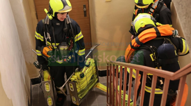 Hasiči trénují na požáry ve výškových budovách