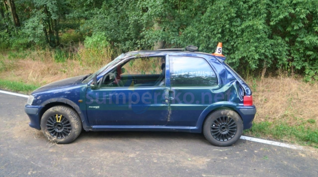 Řidič nevyrovnal smyk