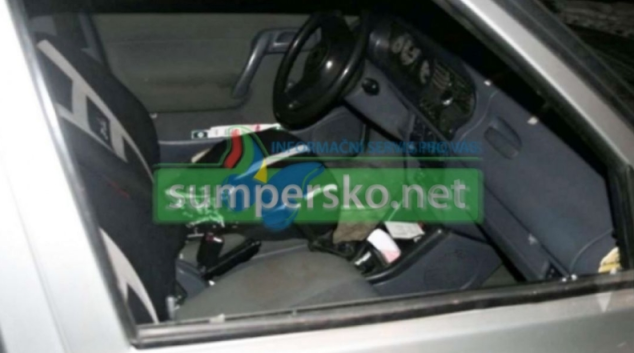 Zloděj se vloupal do zaparkovaných aut