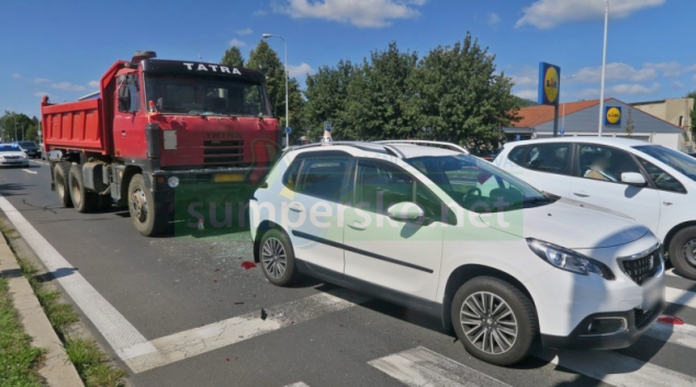 Před křižovatkou v Šumperku nestihl zabrzdit
