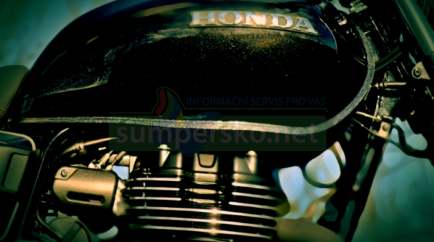 Zloděj ukradl z garáže motocykl Honda