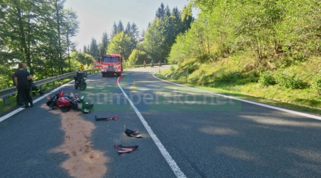 Motorkář havaroval na Červenohorském sedle