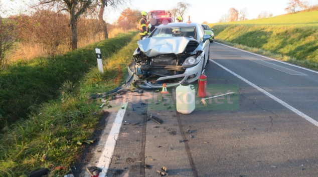 Nehoda dvou vozidel před Hrabišínem