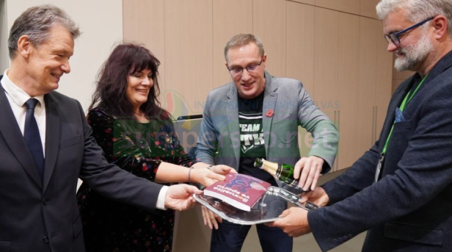 První kniha věnující se sexualitě ve sportu