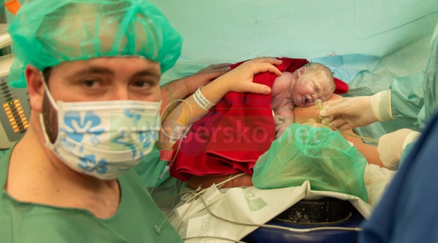 Olomoucká porodnice rozšiřuje možnosti bezprostředního kontaktu po císařském řezu