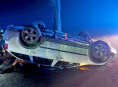 Auto na Šumpersku skončilo na střeše