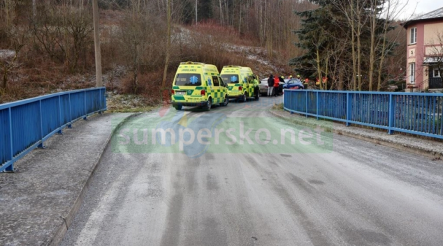 Na namrzlé vozovce dostal smyk