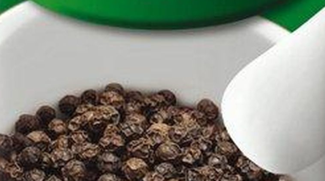 Zloděj v Písečné ukradl i pepř, kterým posypal únikovou cestu