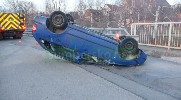 Řidička na Jesenicku si neočistila námrazu na čelním skle