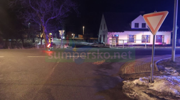 Střet cyklistky s osobním autem v České Vsi