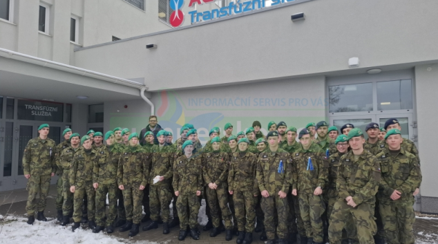 Studenti vojenské školy hromadně darovali krev