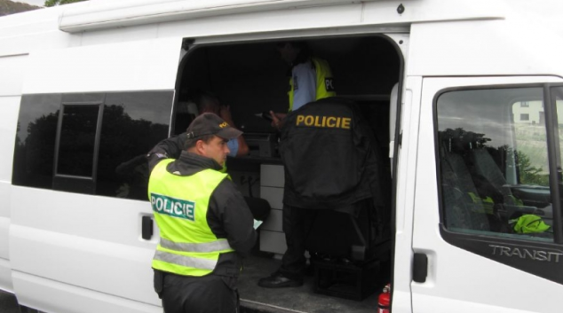 STOP Policie! Předložte doklady!