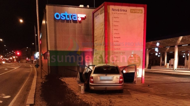 Opilý řidič zavinil v Šumperku nehodu