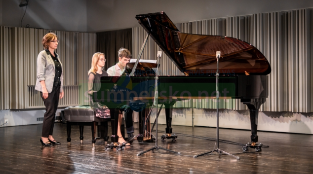 Steinway, podcasty i animace