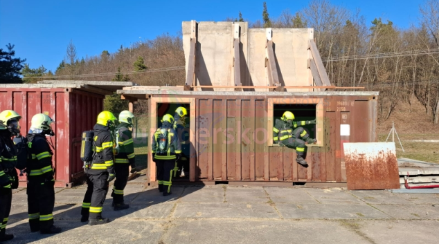 V polygonu se hasiči zasahovat s dýchací technikou