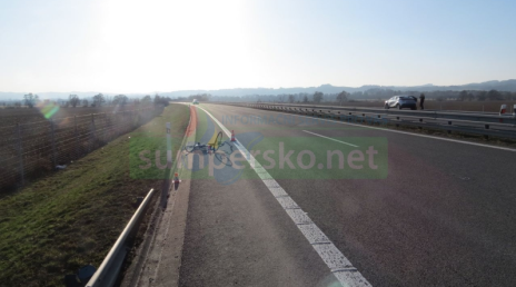 Cyklista vjel do cesty automobilu